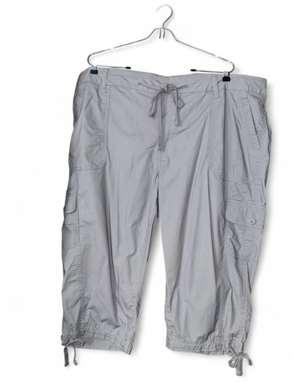 St. John's Bay Light Gray Women's Cargo Capris